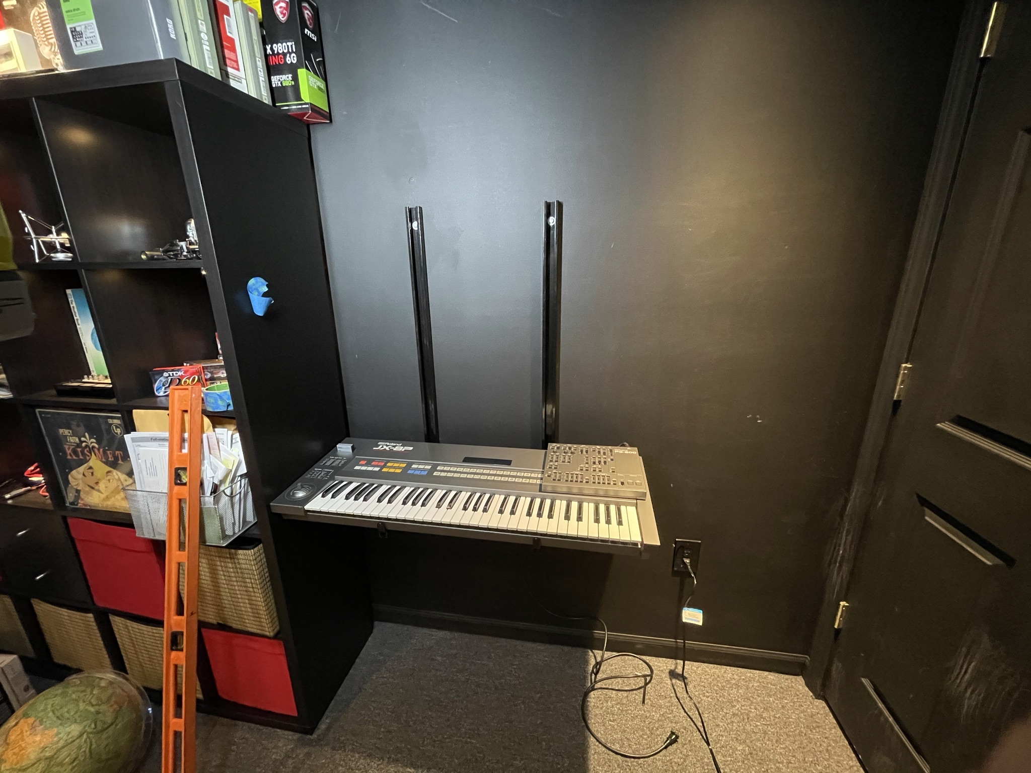 New synth wall mount for studio